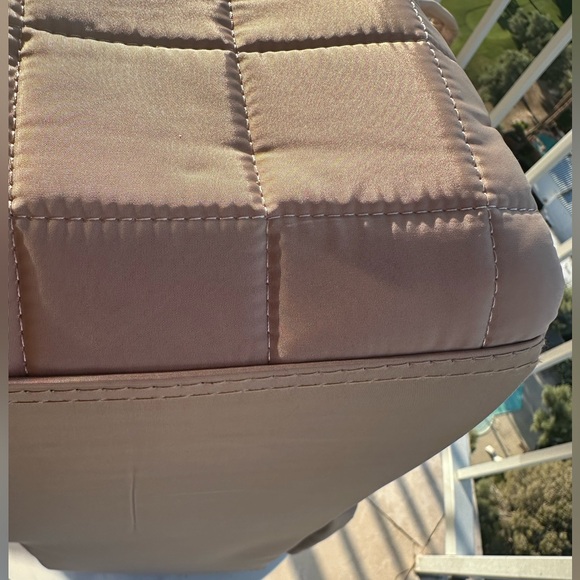 NWT Adrienne Vitadini Tan Quilted Nylon Duffle Bag for Travel - Picture 10 of 10